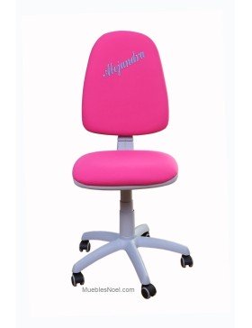 Silla estudio giratoria con ruedas anti arañazos y el nombre bordado.